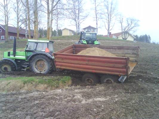 eiku kiinni ..kenties ajo virhe
deutz 6.30 ja venäläinen
Avainsanat: deutz venäläinen