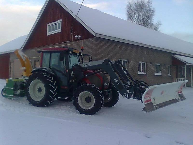 A95 ATF246 Blizzard
pihojen lykkimiskone
Avainsanat: Valtra, lumilinko