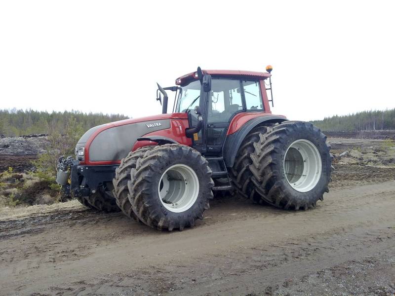 Valtra T 140E
Avainsanat: Valtra T 140