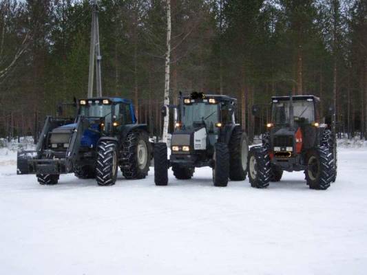 Traktorit rivissä!
Valtra, Valtra Valmet ja Valmet 
Avainsanat: valtra valmet