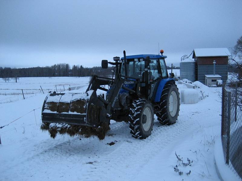 Traktorit ja koneet - Ts100  | Konegalleria konekuskeille