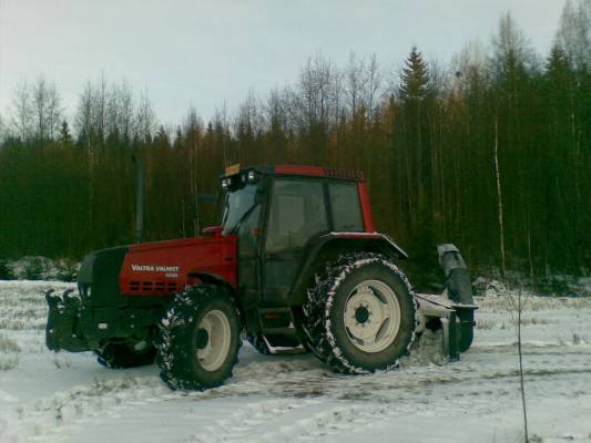 talviteiden jäädyttämistä pelloille
valtra valmet 6550 ja nokka
Avainsanat: valtra valmet 6550