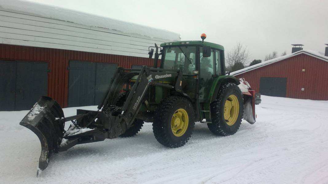 John deere 6200
Jontikka 6200 tunteja vain 12000h...
Avainsanat: 6200