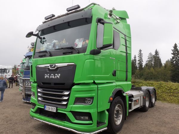 A&M Luostarisen MAN TGX 33.580
A&M Luostarinen Oy:n MAN TGX 33.580 rekkaveturi.
Avainsanat: Luostarinen MAN TGX 33.580 Tahko24