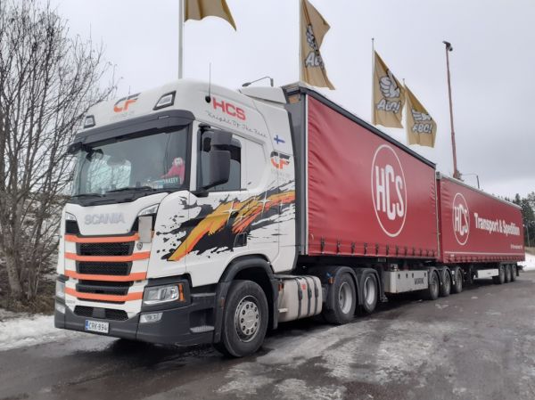 Cofundin Scania 500R
Cofund Oy:n Scania 500R b-juna.
Avainsanat: Cofund Scania 500R ABC Hirvaskangas B-juna HCS