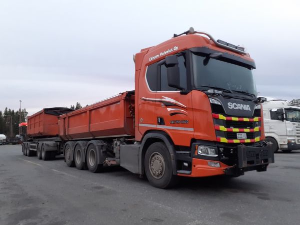 Ekholm Palvelut Oy:n Scania R660
Ekholm Palvelut Oy:n Scania R660 sorayhdistelmä.
Avainsanat: Ekholm Palvelut Scania R660 ABC Hirvaskangas