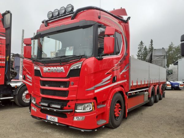 JG-Kuljetuksen Scania R770
JG-Kuljetus Oy:n nosturilla varustettu Scania R770.
Avainsanat: JG-Kuljetus Scania R770 Tahko24