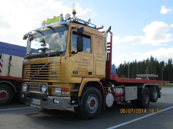 Kuljetus M Jokisen Volvo F16
Kuljetus M Jokinen Ky:n Volvo F16.
Avainsanat: Jokinen Volvo F16 ABC Hirvaskangas