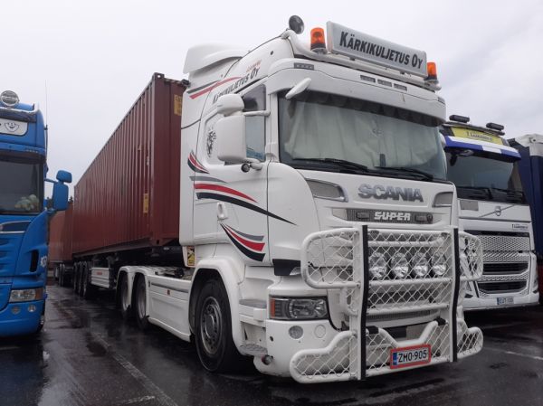 Kärkikuljetuksen Scania R730
 Kärkikuljetus Oy:n Scania R730 Hct-yhdistelmä.
Avainsanat: Kärkikuljetus Scania R730 ABC Hirvaskangas Hct