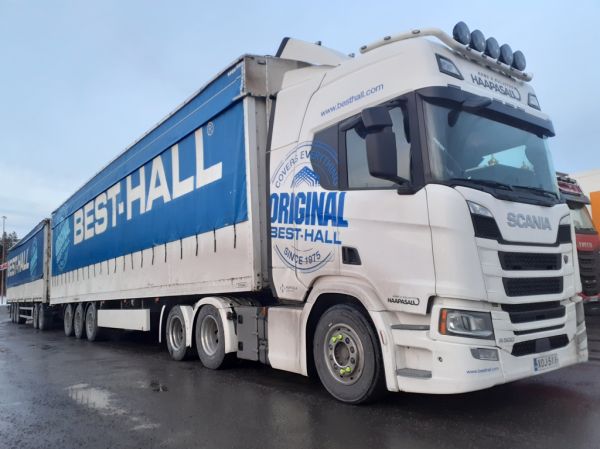 Kone ja Kuljetus Haapasalon Scania R500
Best-Hall Oy:n ajossa oleva Kone ja Kuljetus Haapasalo Oy:n Scania R500 hct-yhdistelmä.
Avainsanat: Best-Hall Haapasalo Sania R500 ABC Hirvaskangas Hct