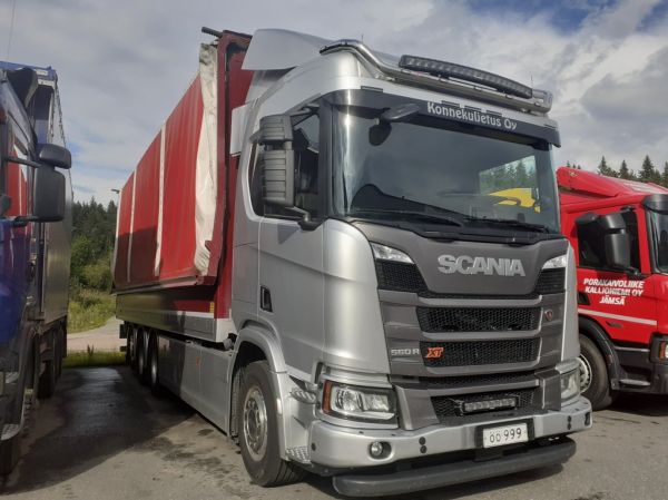 Konnekuljetuksen Scania 560R XT
Konnekuljetus Oy:n Scania 560R XT hakeauto.
Avainsanat: Konnekuljetus Scania 560RXT