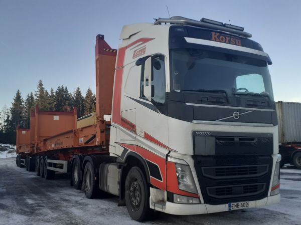 Korsun Volvo FH540
Korsu Oy:n Volvo FH540 Hct-yhdistelmä.
Avainsanat: Korsu Volvo FH540 Hct ABC Hirvaskangas