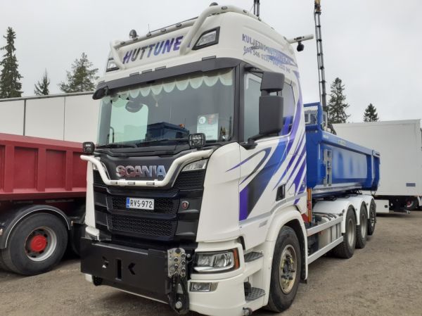 Kuljetus Huttusen Scania R580
Kuljetus Huttunen Oy:n Scania R580 sora-auto.
Avainsanat: Huttunen Scania R580 Tahko24