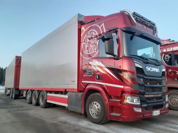 Kuljetus Lavun Scania R650
Kuljetus Lavu Oy:n Scania R650 täysperävaunuyhdistelmä.
Avainsanat: Lavu Scania R650 ABC Hirvaskangas