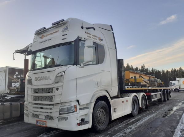 Kuljetus Leppälät Ay:n Scania R500
Kuljetus Leppälät Ay:n Scania R500 puoliperävaunuyhdistelmä.
Avainsanat: Leppälät Scania R500 ABC Hirvaskangas