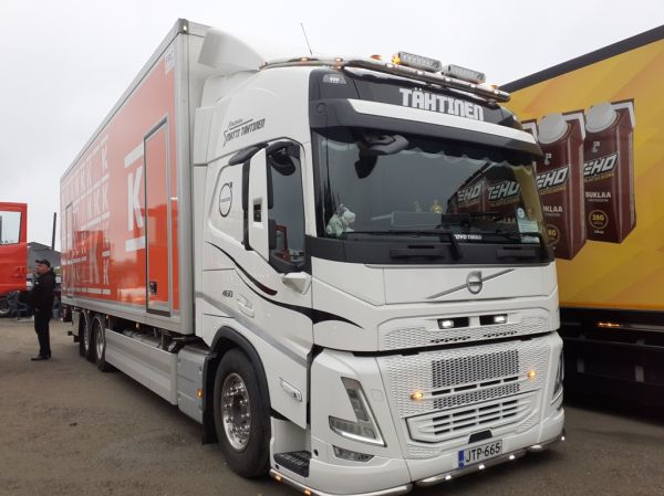 Kuljetus M Tähtisen Volvo FM460
Kuljetus M Tähtisen Volvo FM460 rahtiauto.
Avainsanat: Tähtinen Volvo FM460 Kesko Tahko24