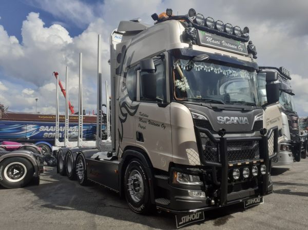 Kuljetus M Virtasen Scania R660
Kuljetus M Virtanen Oy:n Scania R660 puutavara-auto.
Avainsanat: Virtanen Scania R660 Himos24