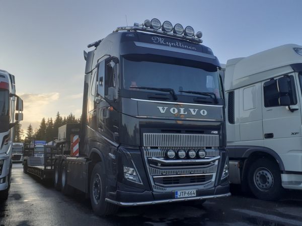 Kuljetus Mynttisen Volvo FH16
Kuljetus Mynttinen Oy:n Volvo FH16 lavettiyhdistelmä.
Avainsanat: Mynttinen Volvo FH16 ABC Hirvaskangas