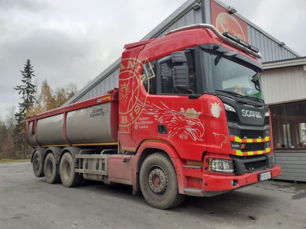 Kuljetus T Häkkisen Scania R660XT
Kuljetus T Häkkisen Scania R660XT sora-auto
Avainsanat: Häkkinen Scania R660XT Neste