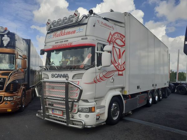 Kuljetus V Hulkkosen Scania R520
Kuljetus V Hulkkonen Oy:n Scania R520 rahtiauto.
Avainsanat: Hulkkonen Scania R520 Himos24 Jonne