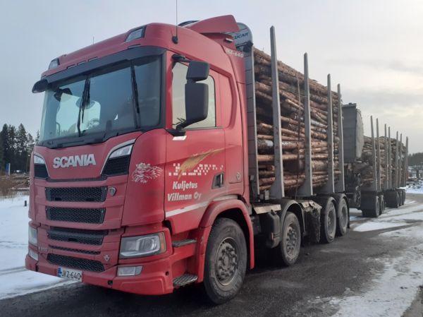 Kuljetus Villmanin Scania R650
Kuljetus Villman Oy:n Scania R650 puutavarayhdistelmä.
Avainsanat: Villman Scania R650 Hirvaskangas