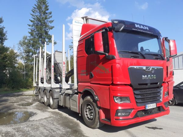 Kuljetus Villmanin MAN TGX 35.580
Kuljetus Villman Oy:n MAN TGS 35.580 puutavarayhdistelmä.
Avainsanat: Villman MAN TGX 35.580 Neste