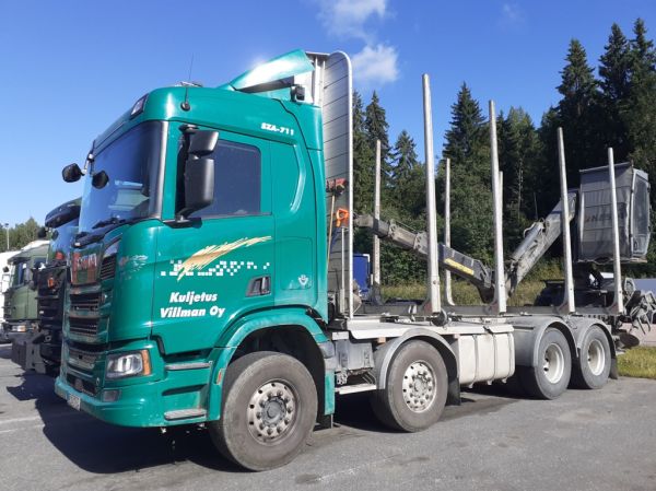 Kuljetus Villmanin Scania R770
Kuljetus Villman Oy:n Scania R770 puutavara-auto.
Avainsanat: Villman Scania R770