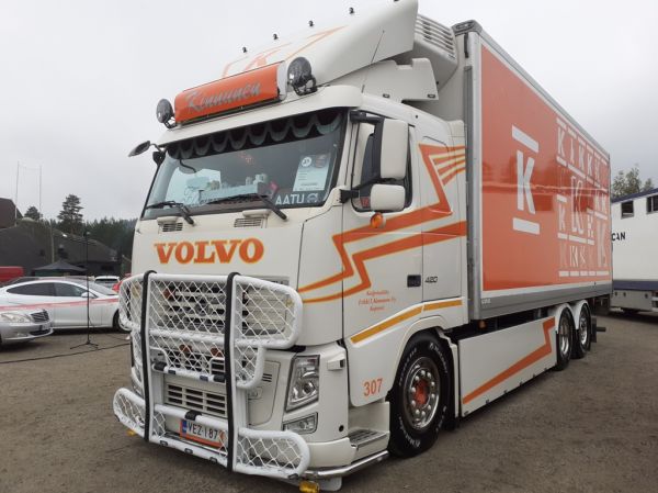 Kuljetusliike E T. Kinnusen Volvo FH420
Kuljetusliike E T. Kinnunen Oy:n Volvo FH420 rahtiauto.
Avainsanat: Kinnunen Volvo FH420 Kesko Tahko24 Aatu