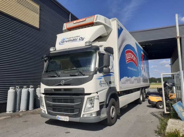 Kuljetusliike Järvimäen Volvo FM370
Juustoportin ajossa oleva Kuljetusliike Järvimäki Oy:n Volvo FM370 maitoauto.
Avainsanat: Juustoportti Volvo FM370 Neste Jalastuuli