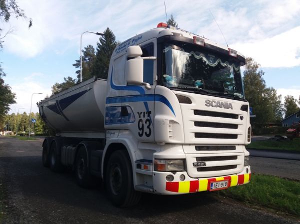 Kuljetusliike P Koski ja Pojat Scania R420
Asfalttilavalla varustettu Kuljetusliike P Koski ja Pojat Scania R420.
Avainsanat: Koski-Pojat Scania R420 Matti Yit 93