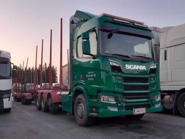 Kuljetusliike Wickströmin Scania R660
Kuljetusliike Wickström Oy:n Scania R660 puutavarayhdistelmä.
Avainsanat: Wickström Scania R660 ABC Hirvaskangas