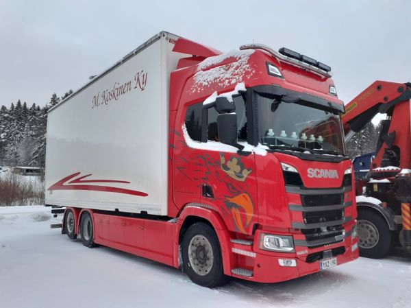 M Koskisen Scania 500R
M Koskinen Ky:n Scania 500R hakeauto.
Avainsanat: Koskinen Scania 500R