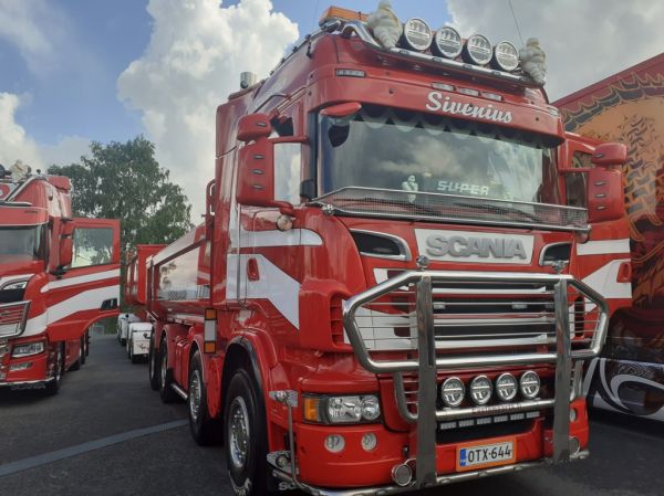 Maanrakennus Siveniuksen Scania R620
Maanrakennus Sivenius Oy:n Scania R620 sorayhdistelmä.
Avainsanat: Sivenius Scania R620 Himos24