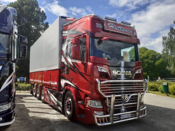 Maansiirto Huttusen Scania R580
Maansiirto Huttusen Scania R580 rahtiauto.
Avainsanat: Huttunen Scania R580 Viitasaari24