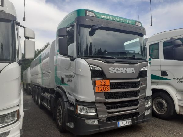 Naarajärven Scania R580
Naarajärvi Oy:n Scania 560R säiliöyhdistelmä.
Avainsanat: Naarajärvi Scania 560R