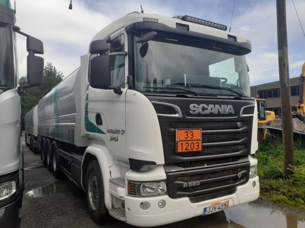 Naarajärven Scania R580
Naarajärvi Oy:n Scania R580 säiliöyhdistelmä.
Avainsanat: Naarajärvi Scania R580