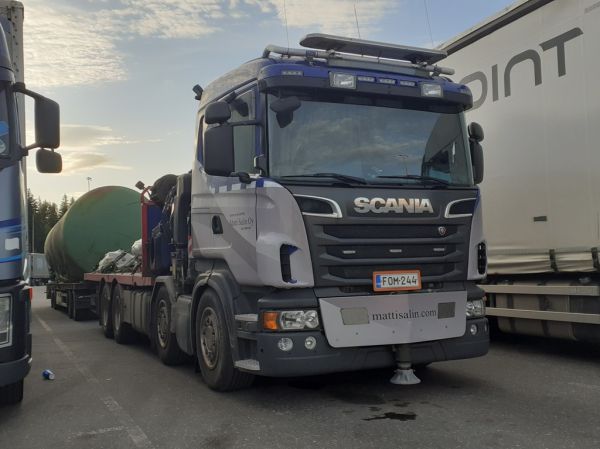 Nosto ja Kuljetus M Salinin Scania 
Nosto ja Kuljetus M Salin Oy:n nosturilla varustettu Scania täysperävaunuyhdistelmä.
Avainsanat: Salin Scania ABC Hirvaskangas