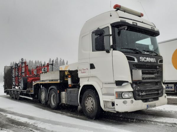 Ollila Transin Scania R520
Ollila Trans Oy:n Scania R520 lavettiyhdistelmä.
Avainsanat: Ollila Scania R520 ABC Hirvaskangas