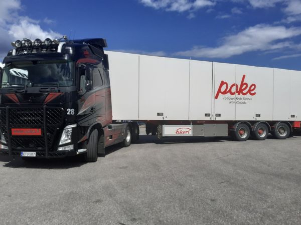 Poken Volvo FH
Pohjoisen Keski-Suomen ammattiopiston Volvo FH puoliperävaunuyhdistelmä.
Avainsanat: Poke Volvo FH 28 Viitasaari24