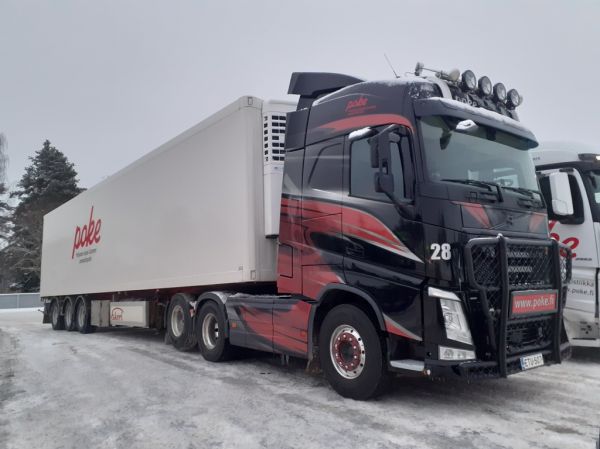 Poken Volvo FH
Pohjoisen Keski-Suomen ammattiopiston Volvo FH puoliperävaunuyhdistelmä.
Avainsanat: Poke Volvo FH 28 Neste