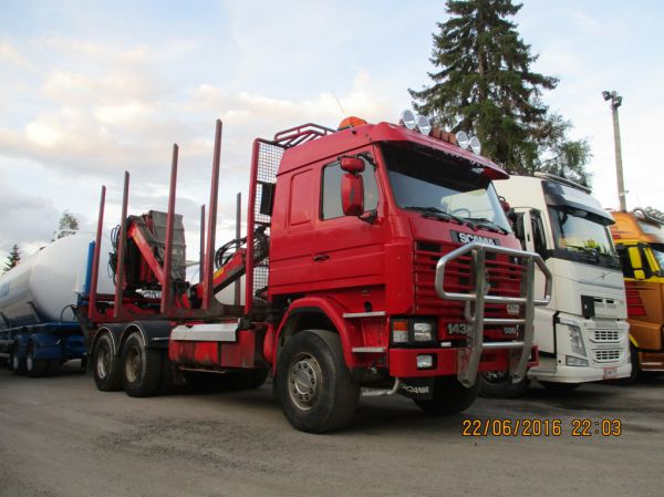 Scania 143
Scania 143 puutavara-auto.
Avainsanat: Scania 143