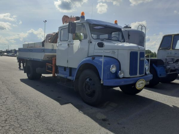 Scania 50 Super
Nosturilla ja miehistöohjaamolla varustettu Scania 50 Super kuorma-auto.
Avainsanat: Scania 50 Super Neste Jalasjärvi