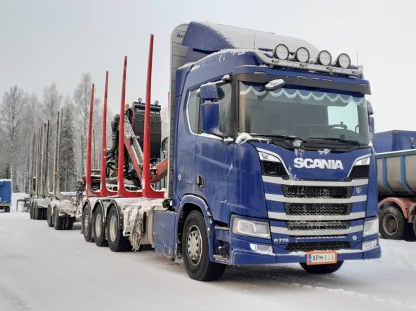 Scania R770
Scania R770 puutavarayhdistelmä.

Avainsanat: Scania R770