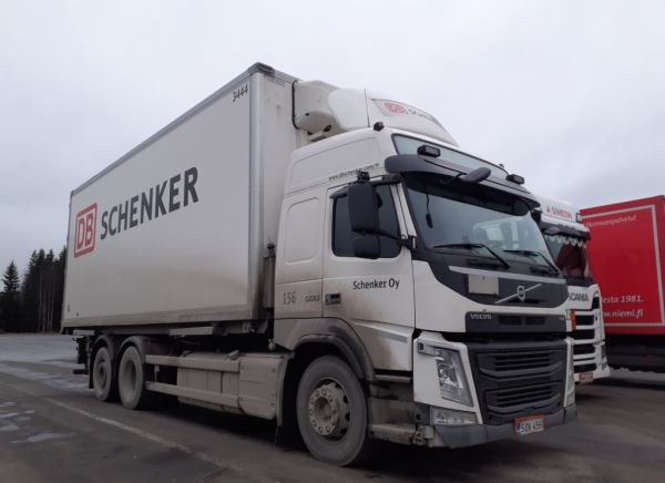 Schenkerin Volvo FM500
Schenker Oy:n Volvo FM500 rahtiauto.
Avainsanat: Schenker Volvo FM500 ABC Hirvaskangas 156