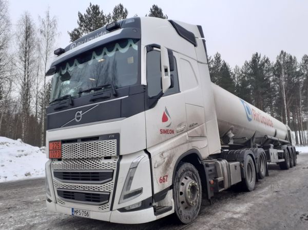 Simeonin Volvo FH460
Kiitosimeon Oy:n Volvo FH460 puoliperävaunuyhdistelmä.
Avainsanat: Kiitosimeon Simeon Volvo FH460 Shell Hirvaskangas 667 Air Lique