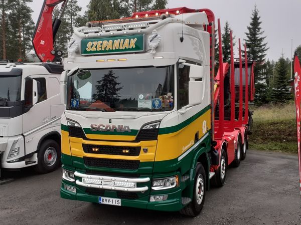 Szepaniakin Scania R770
Szepaniak Oy:n Scania R770 puutavara-auto.
Avainsanat: Szepaniak Scania R770 Tahko24