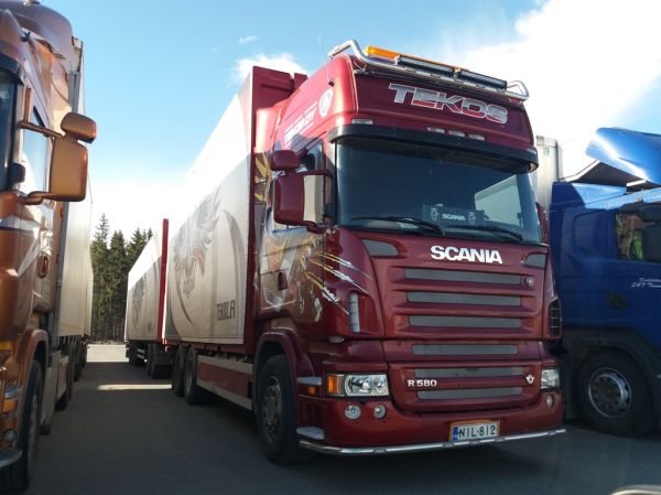 Tekosin Scania R580
Tekos Oy:n Scania R580 täysperävaunuyhdistelmä.
Avainsanat: Tekos Scania R580 ABC Hirvaskangas