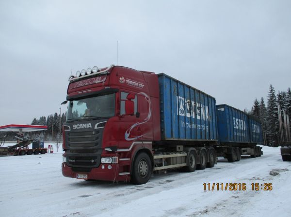 Tekosin Scania R730
Tekos Oy:n Scania R730 täysperävaunuyhdistelmä.
Avainsanat: Tekos Scania R730 ABC Hirvaskangas Stena