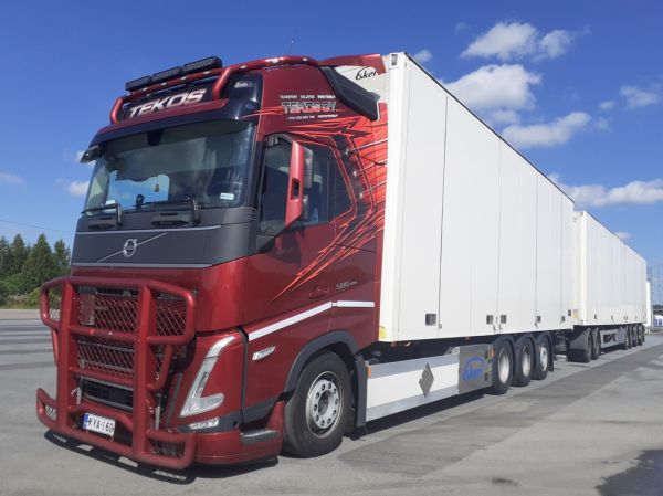 Tekosin Volvo FH500
Tekos Oy:n Volvo FH500 täysperävaunuyhdistelmä.
Avainsanat: Tekos Volvo FH500 Neste Jalastuuli