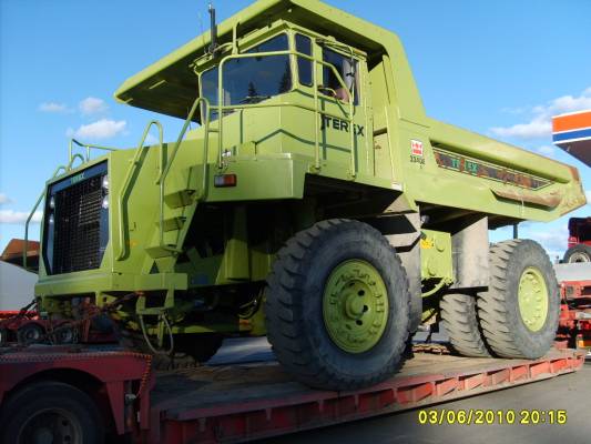 Terex 3340E
Terex 3340E maansiirtoajoneuvo lavetin kyydissä matkalla jonnekin.
Avainsanat: Terex 3340E ABC Hirvaskangas